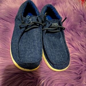 Boys Size 3 Ocean Coast Blue Casual Shoes